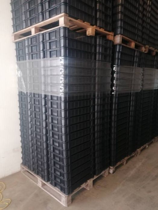 Sprzedam skrzynki plastikowe