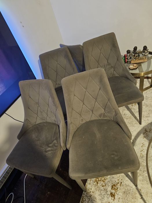 5 cadeiras de veludo cinza