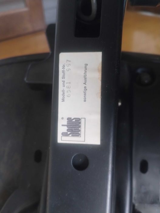 Stary fotel Sedus model 6581.