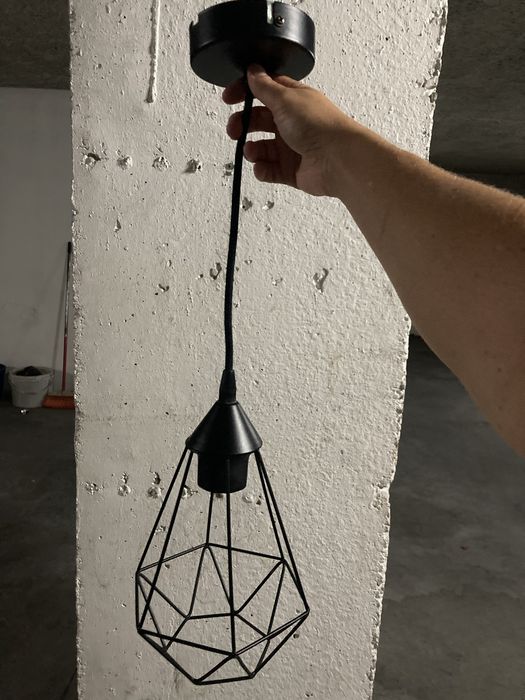 Candeeiro de teto em armacao preta