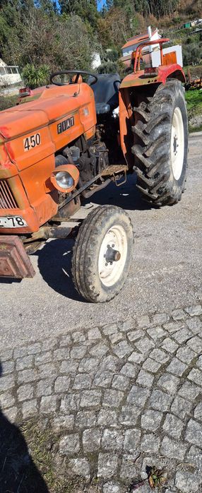 Trator fiat 450 com capinadeira