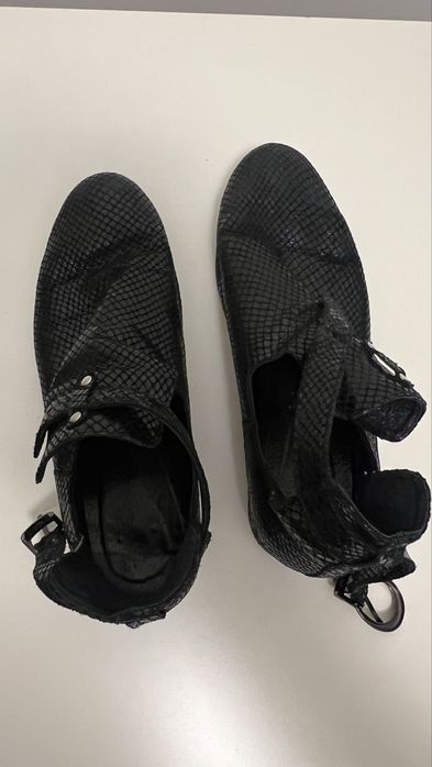 Czarne botki skóra węża 38