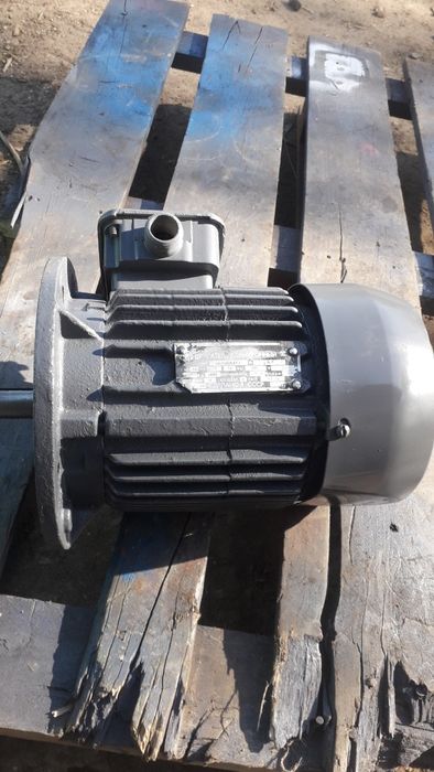 Електродвигун 4АМ80А4 1.1 квт 1400 об.флянцевий