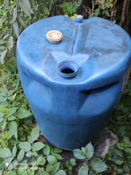 Продам бочку пластмассовую толстостенную