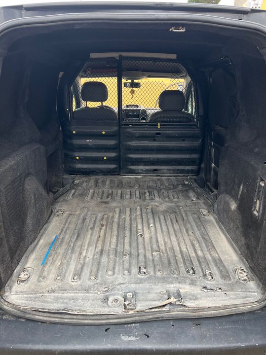 Peugeot partner preta 2009