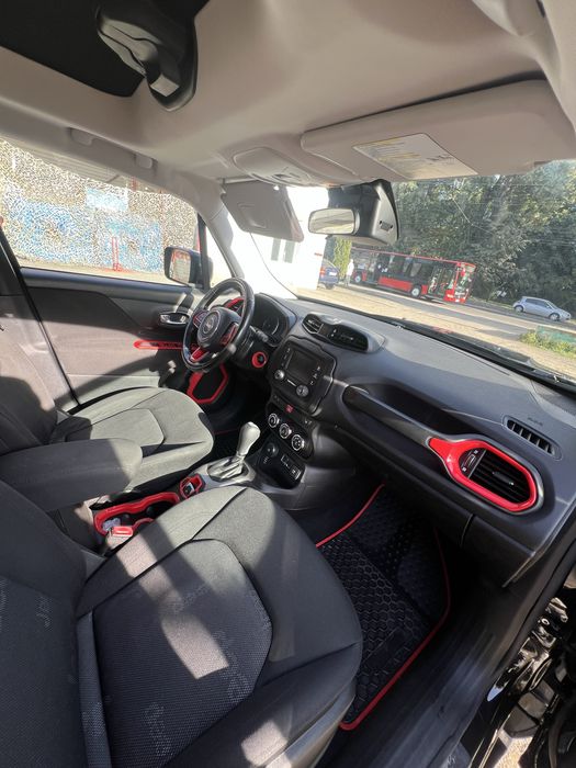 Jeep Renegade, 2016 рік