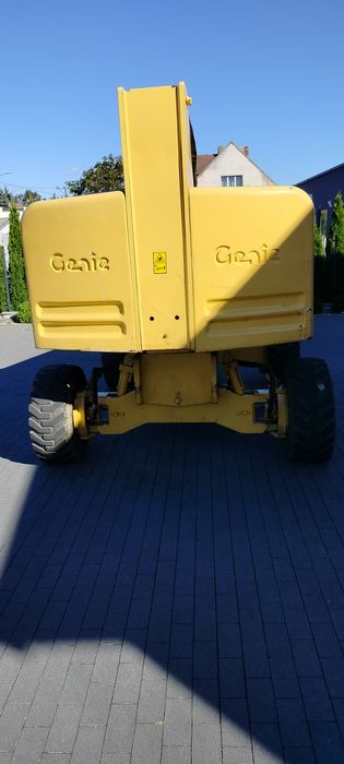 Podnośnik koszowy zwyżka genie S45 4x4