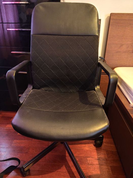 Cadeira de escritório como nova