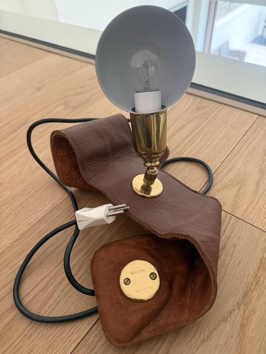 Candeiro de sofá em pele