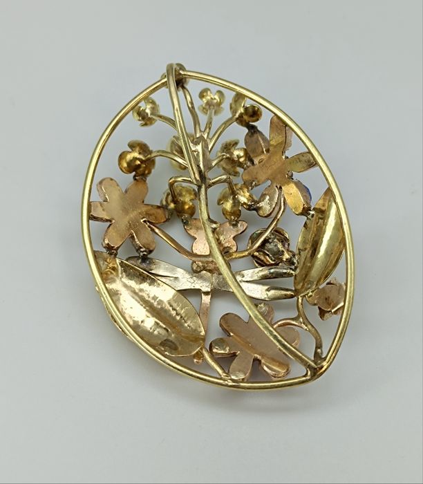 Антикварный золотой кулон 56 пробы с драгоценными камнями