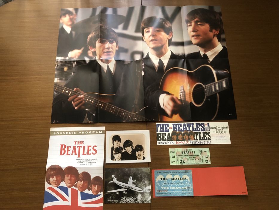 Книга/Фотоальбом - Treasures Of The BEATLES
