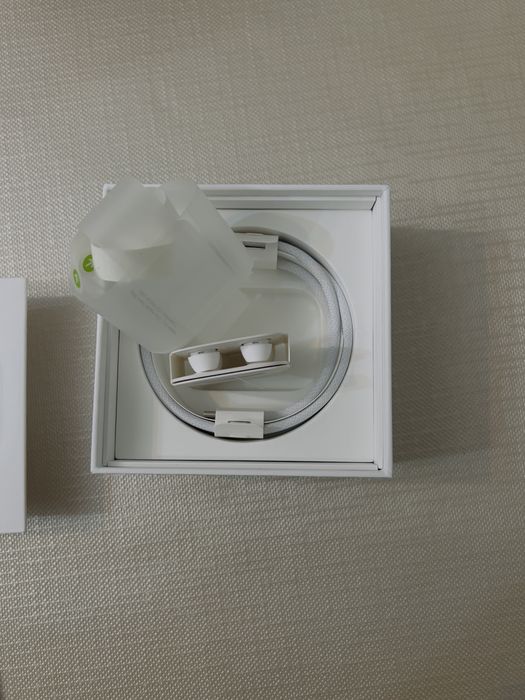 AirPods Pro 2.