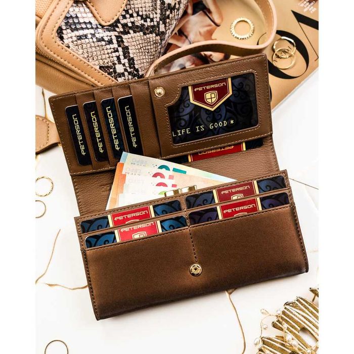 Portfel damski ze skóry naturalnej i ekologicznej w brązowym kolorze