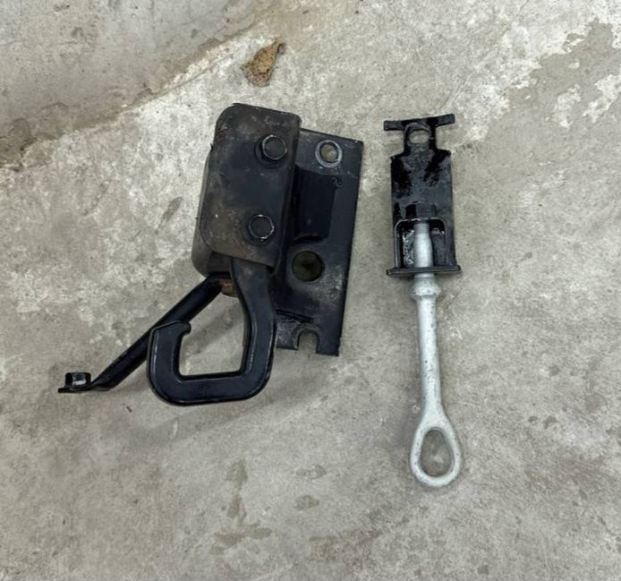 Jeep grand Cherokee WK2 крюк гак задній /передній фаркоп