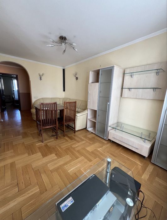 Власник. Продам 3-х кім. з ремонтом. Метро Деміївська 2хв, Держ прогрм