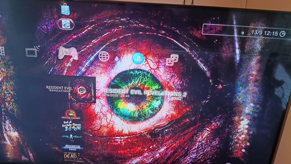 Konsola PS3 z akcesoriami