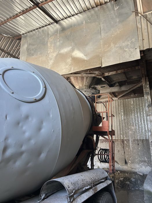 Послуги самоскидів (5-15 м3) та доставка бетону (до 7 м3)