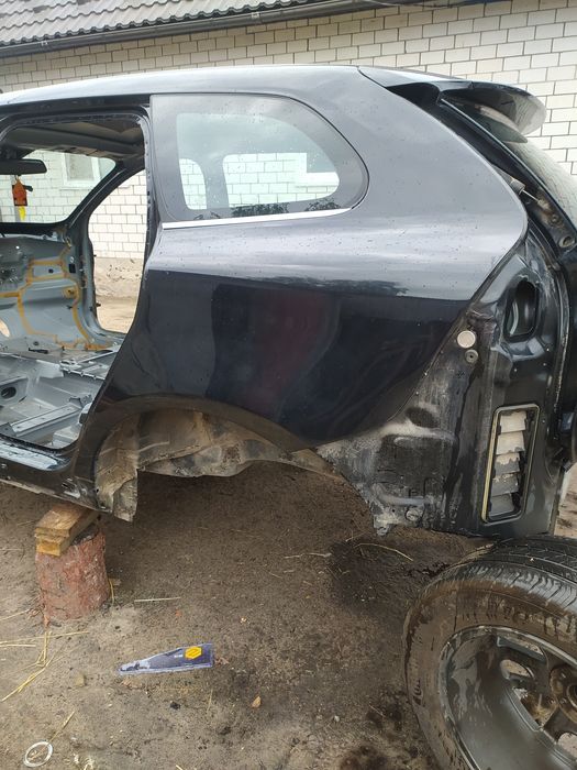 Продам кришку багажника volvo xc60 11-го року