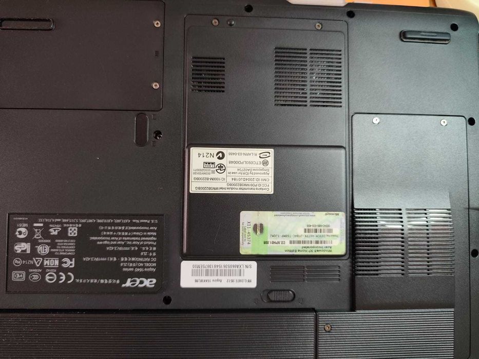 Acer Aspire 1640 Laptop, Packard Bell Laptop, and Two Tablets64552979345410121