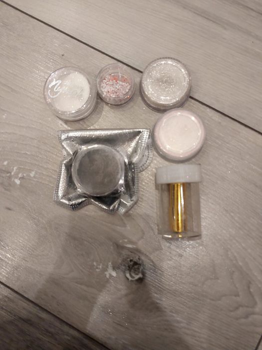 Zestaw do ozdabiania paznokci