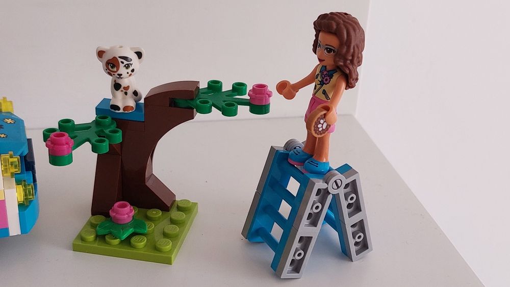 Zestaw Lego Friends 41 333 furgonetka Oliwii