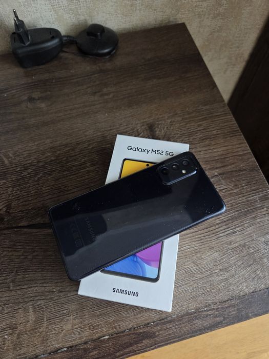 Samsung Galaxy M52 5G чорний