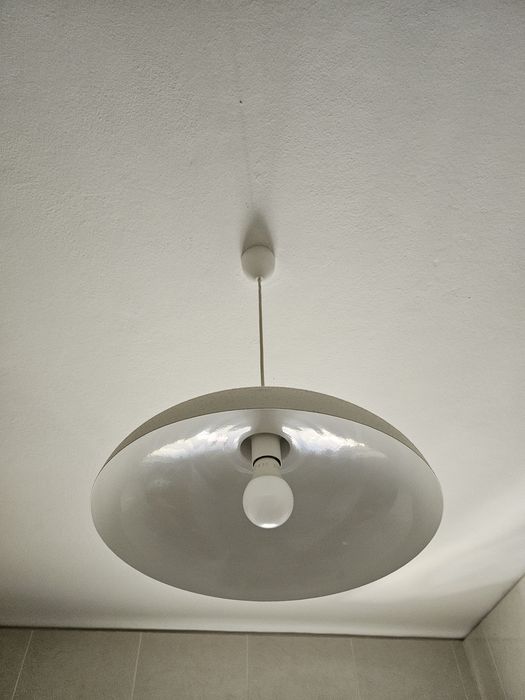 Candeeiro branco metal e madeira