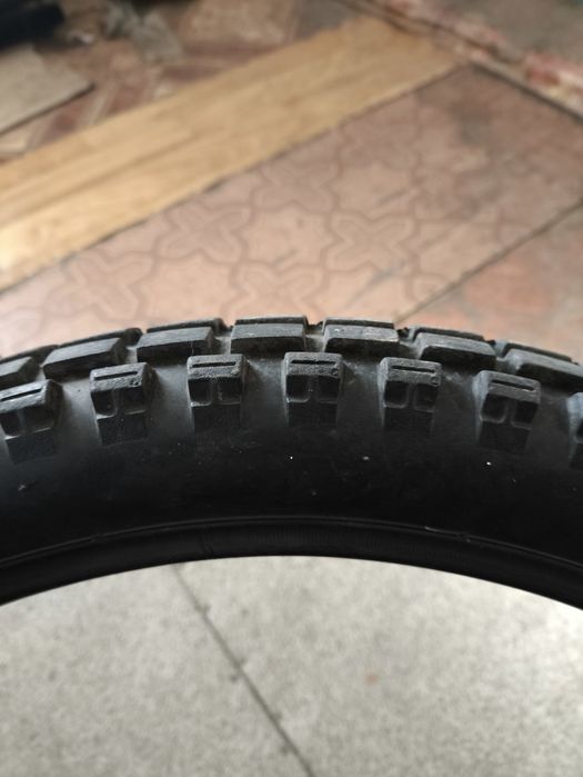 Резина 2.50-17 в гарному стані
