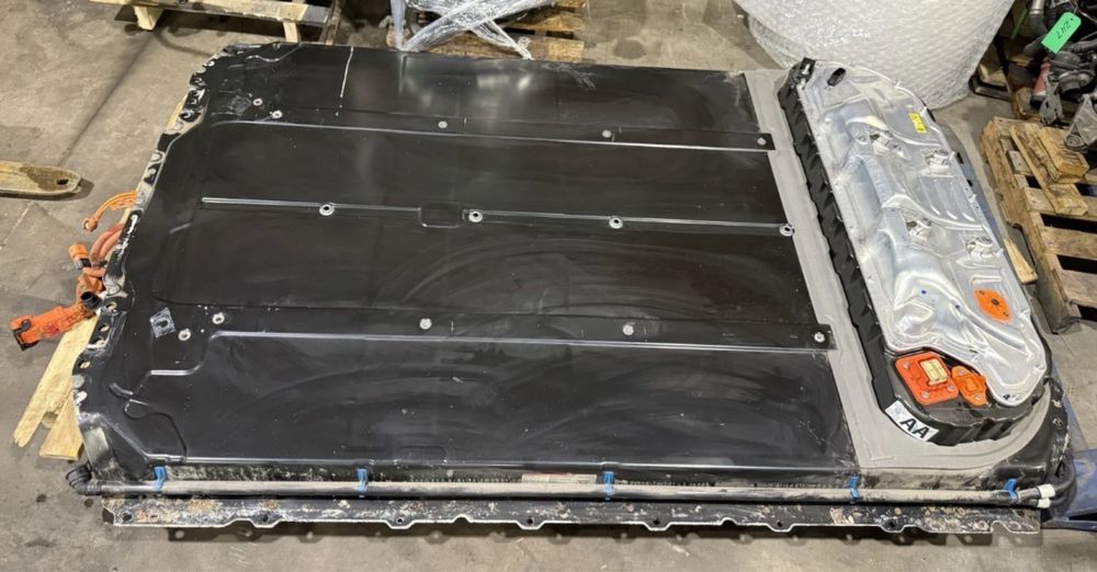 Батарея Tesla Model 3 Y Long Range Dual Motor 82 квт (75) 1104422-00-W