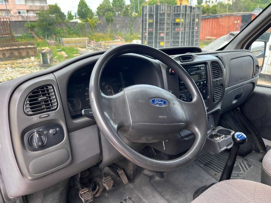 Ford Transit 9 lugares 2001