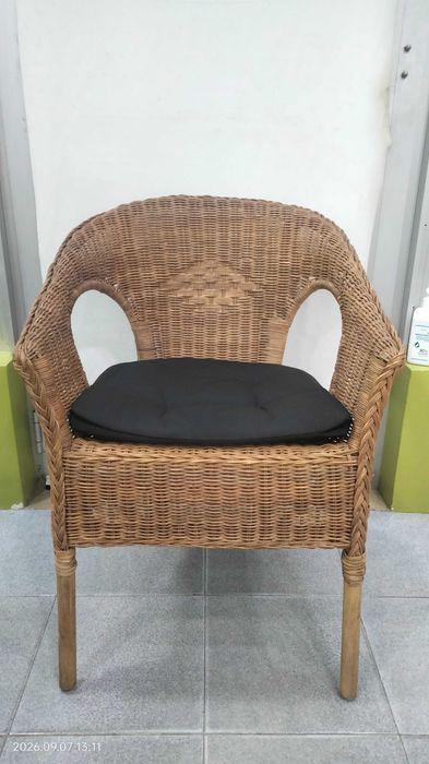 Cadeirão de Bambu, em bom estado para desocupar