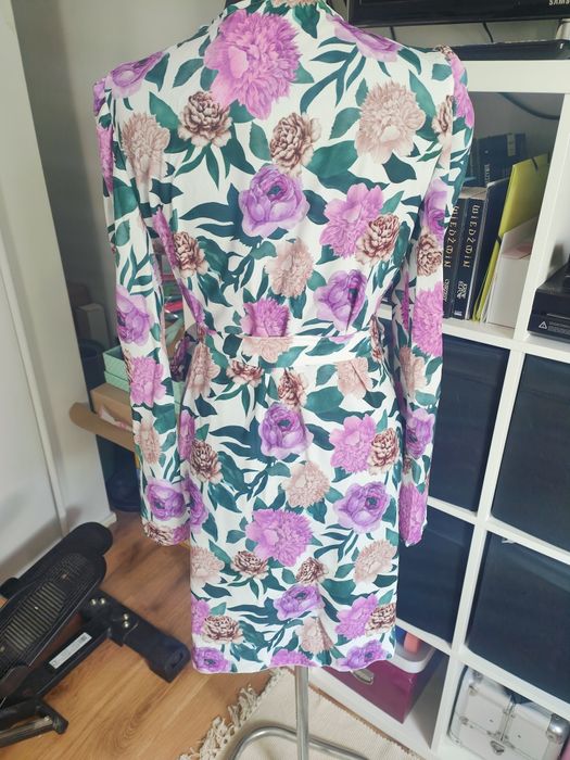 Sukienka kopertowa kwiaty