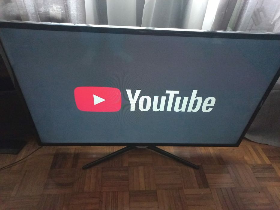 Smart TV Samsung 42 polegadas com comando