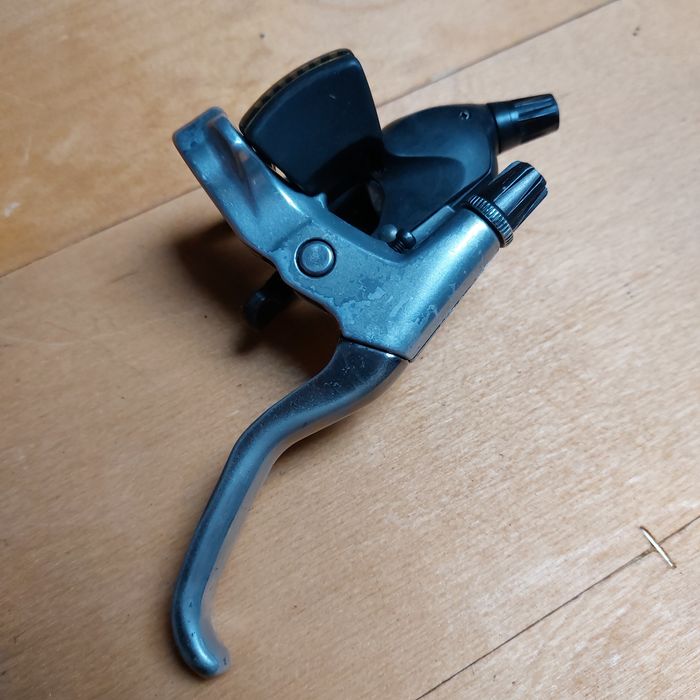 Klamkomanetki Shimano STX RC ST-MC33 3x7