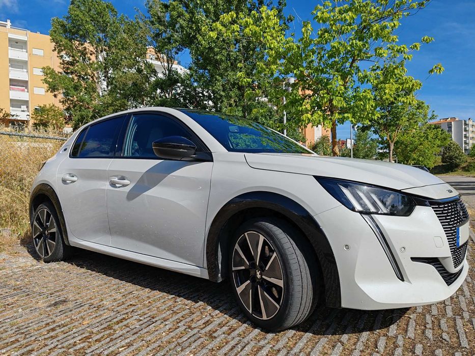Peugeot e-208 50 kWh GT Line