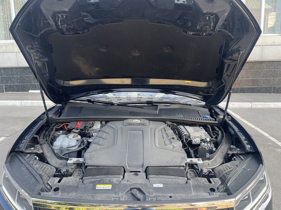 Продам VW Touareg 2021