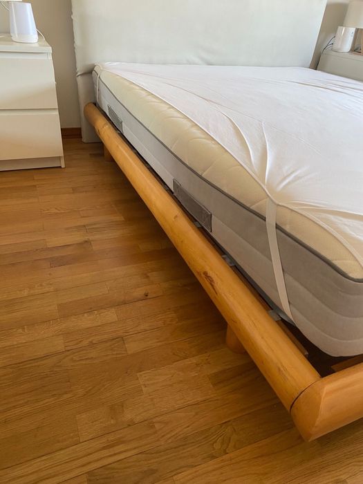 Cama de Casal em Madeira