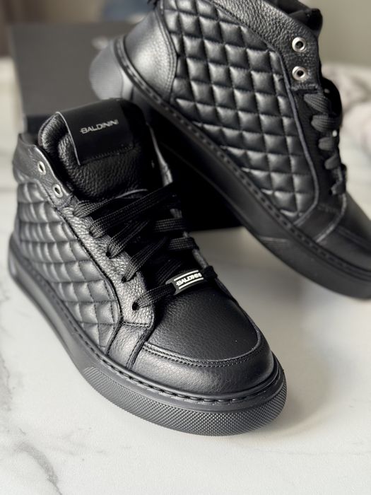 Зимние кроссовки , хайтопы 40,41,42,43,44,45р Baldinini . Италия