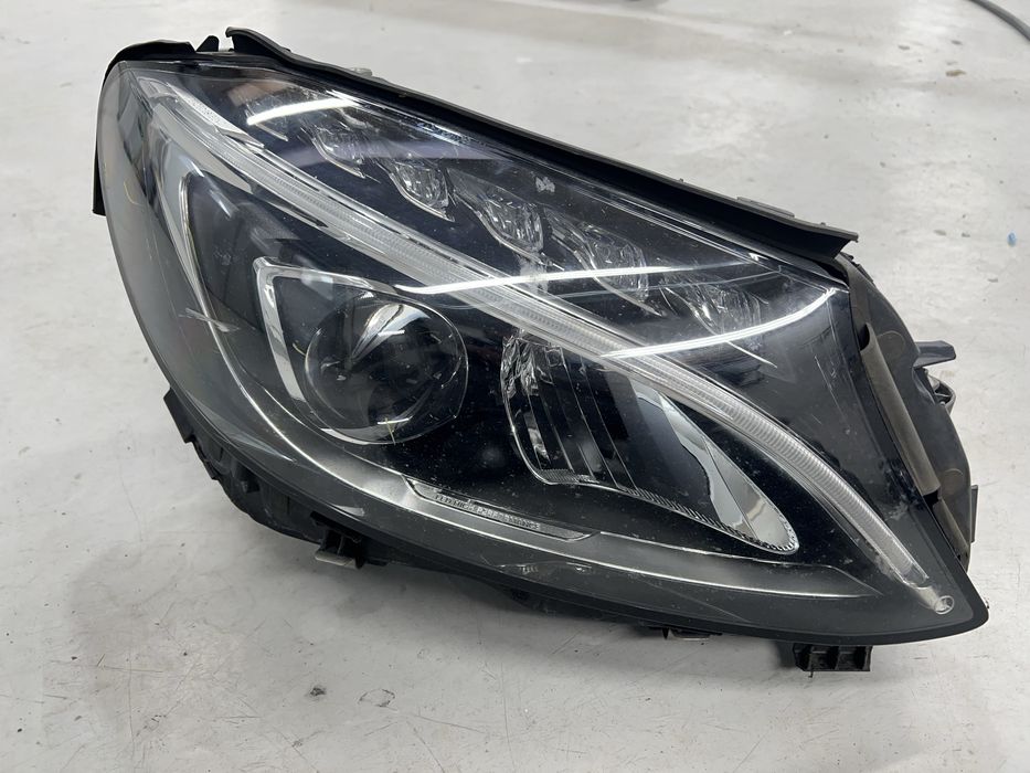 Фара права W205 LED/Full LED A 205 906 26 04 Европа орігінал