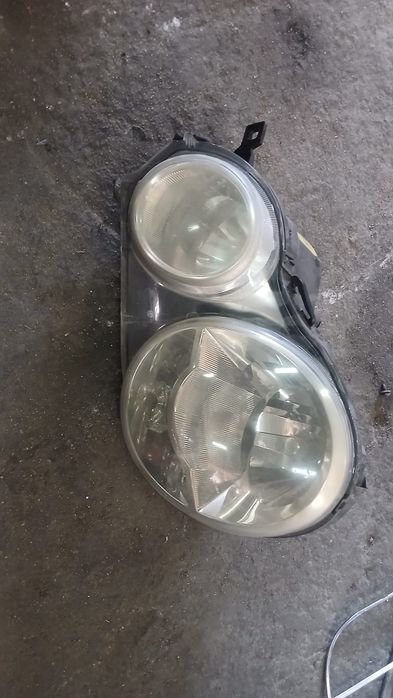 Farol do lado direito VOLKSWAGEN polo 2002 1.4 tdi