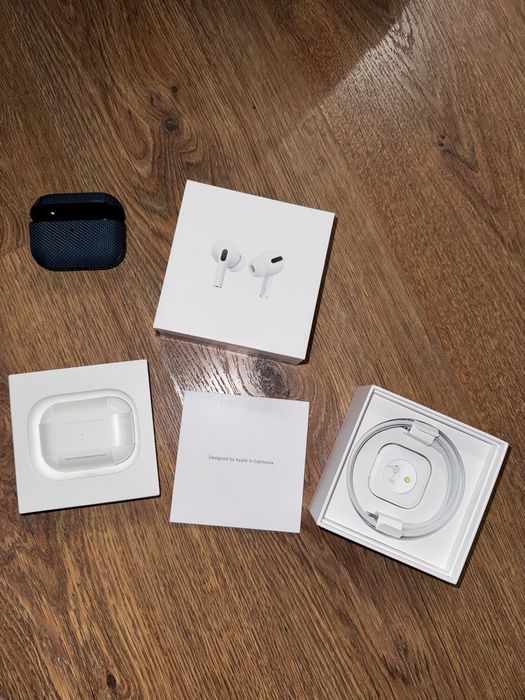 Apple AirPods Pro 1 generation with MagSafe Case