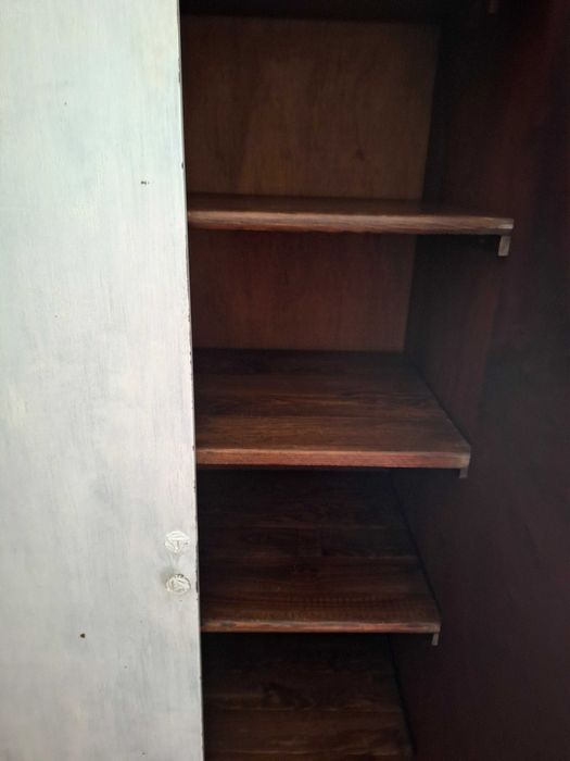 Armário Roupeiro com gavetas. Óptima arrumação.