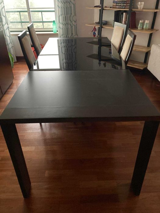 Mesa e Aparador de sala