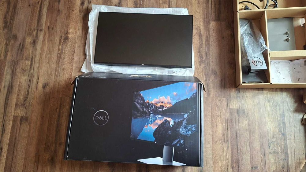Монітор Dell U2419H на запчастини (не працює матриця) гарний стан