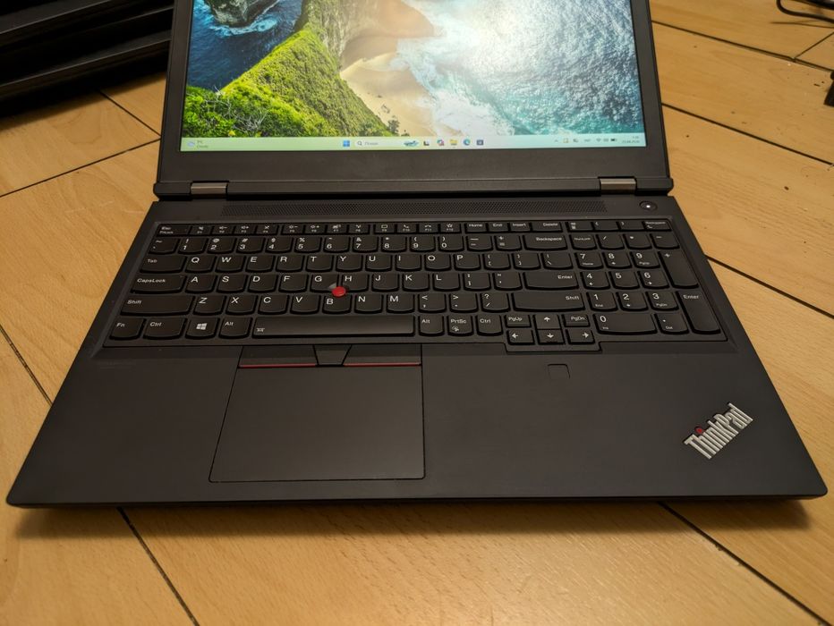 Lenovo ThinkPad P15 FHD IPS  i5-10400H/16GB/256GB/Nvidia Quadro T1000