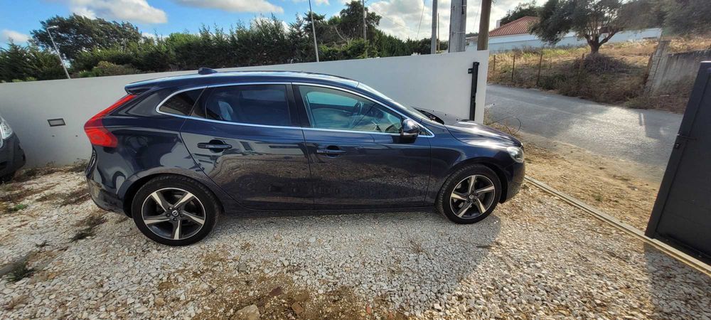 VOLVO V40 2.0 D4 190 ch Summum