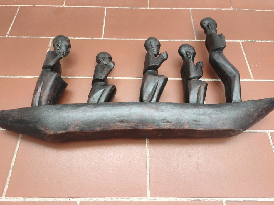 Estatueta barco africano