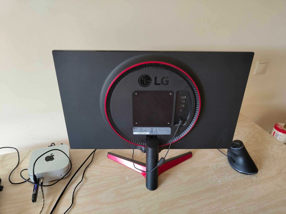 Monitor LG UltraGear 24GL600F-B – 24" Full HD 144Hz | Estado Impecável
