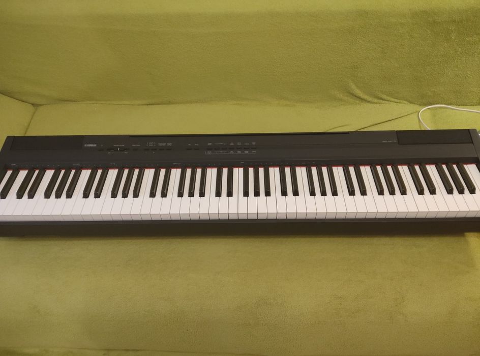 Піаніно Yamaha R-105B