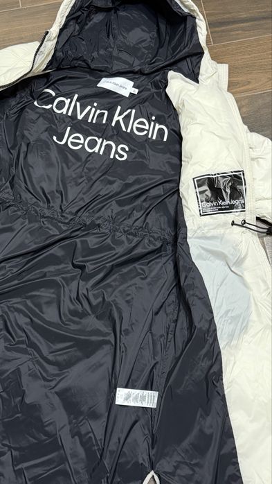 Пальто пуховик жен. Calvin Klein